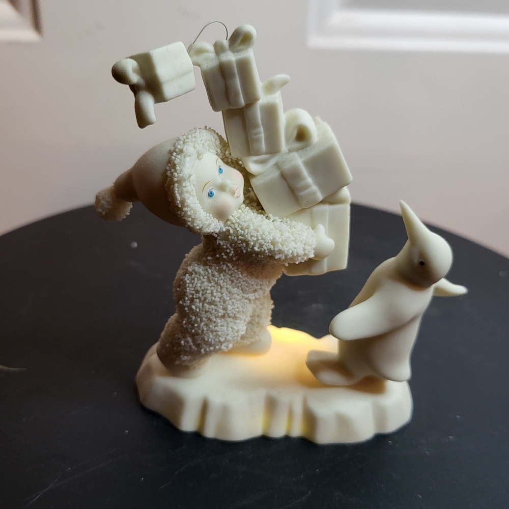 Dept 56 Snowbabies I Have Lots To Give Penguin Figurine 2002